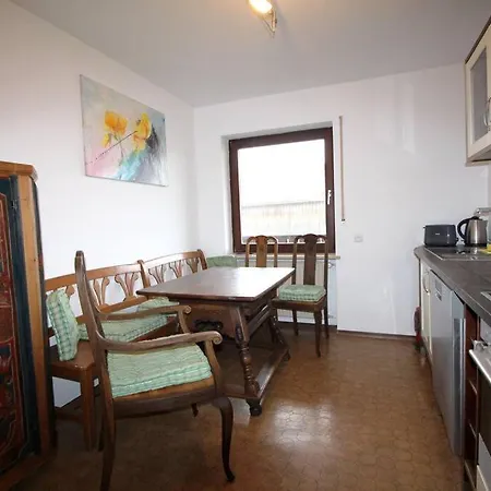 Wohnen Und Kunst In Apartment