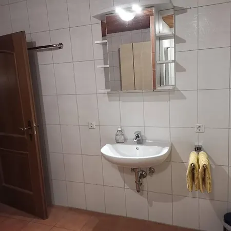 Apartment Wohnen Und Kunst In *